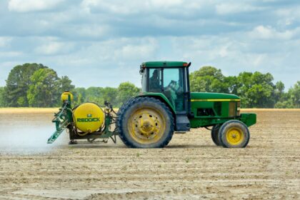 tracteur pesticide